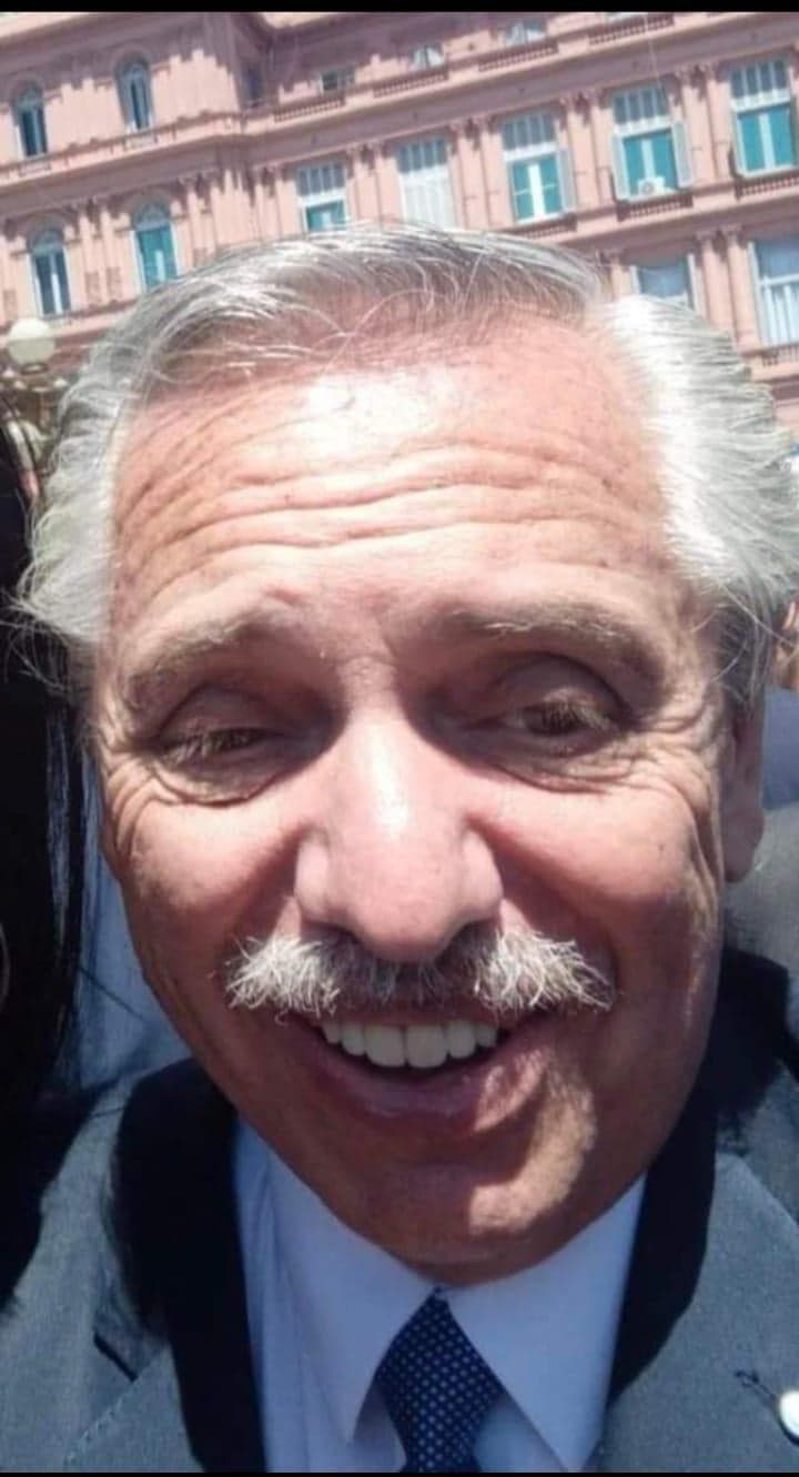 Alberto Fernández Sonriente Primer Plano — Argentina Politics meme