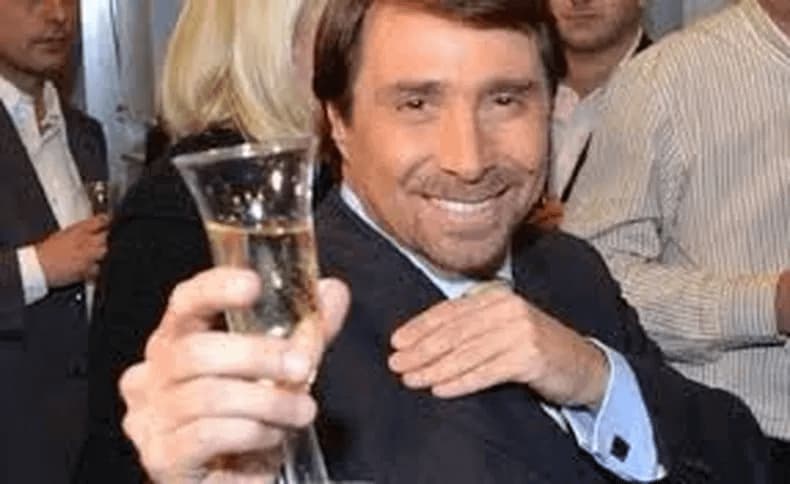 Javier Milei Cerveza Brindis