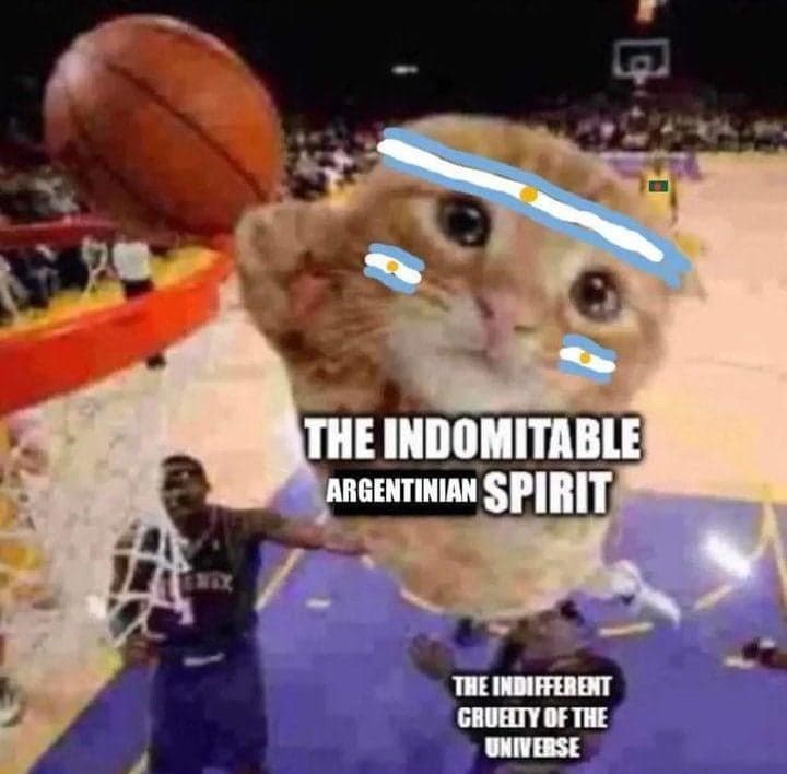 El Gato Llorón Convierte el Aro: el Espíritu Indomable Argento — meme de Argentina