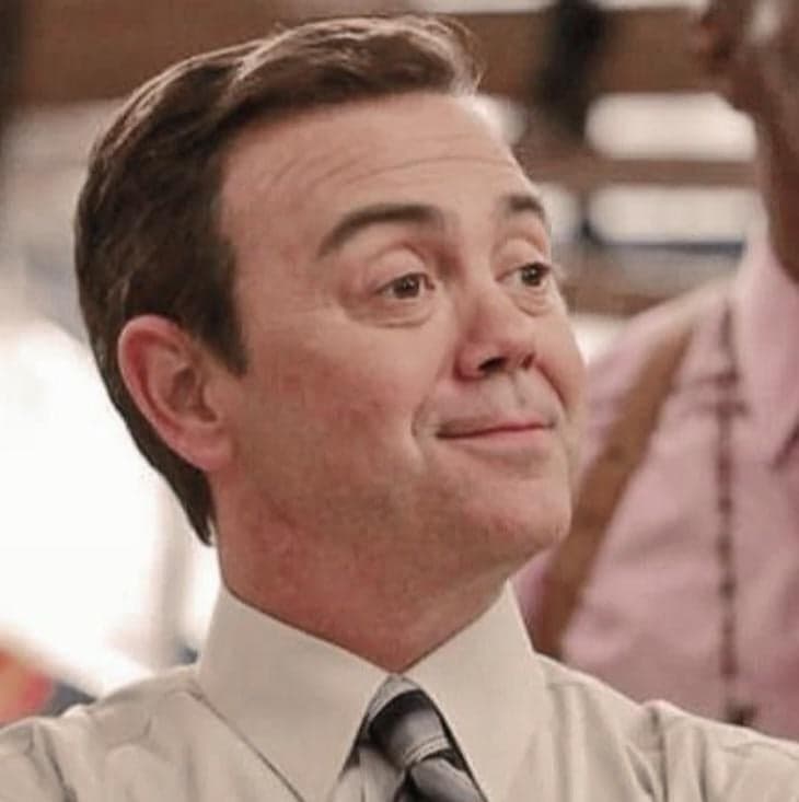 La Cara De 'Ya Sé Algo Que Vos No Sabés' De Boyle — meme de Brooklyn Nine Nine Reaction