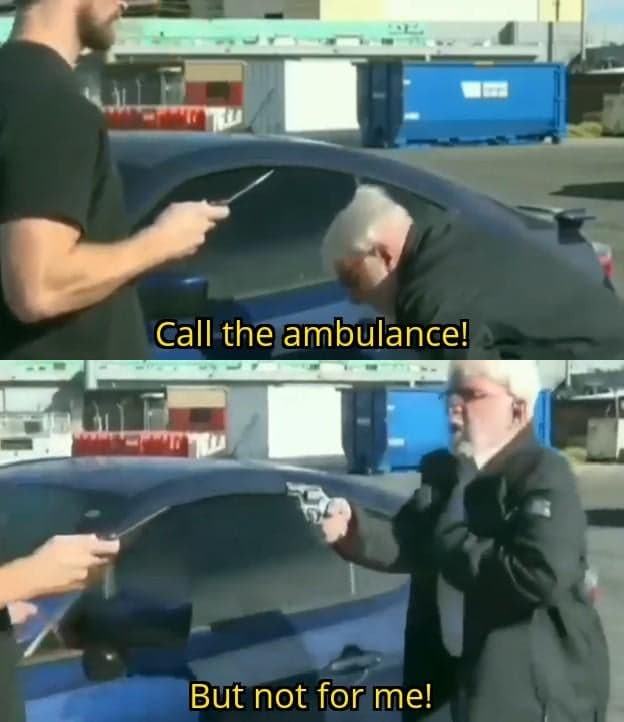 El Viejo Saca El Hierro Y Cambia El Juego — meme de Call An Ambulance