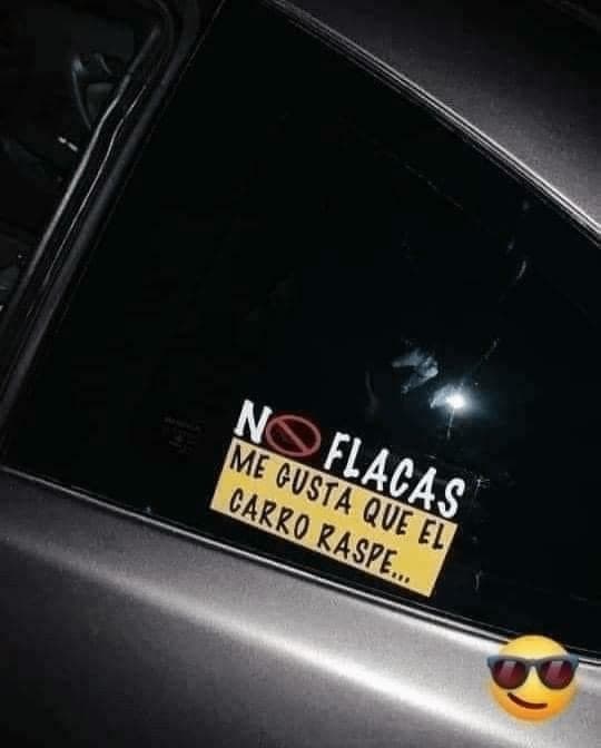 Más Fuera De Lugar No Podía Estar Ese Sticker — meme de Car Sticker Humor