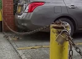 Este es el colmo, que se puede hacer? — meme de Cursed Car
