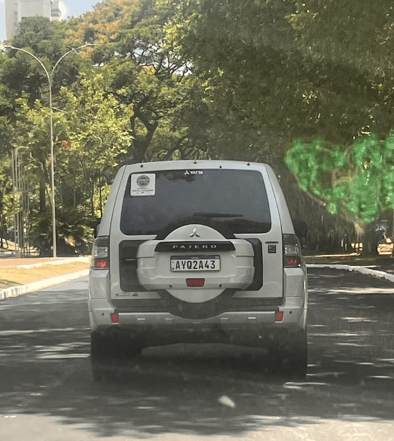 Propuesta para nueva foto de cabecera del subreddit — meme de Cursed Car