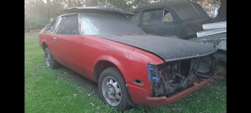 Hace mas de 10 años, por una de estas máquinas creé este sub. Hace unas semanas cumpli mi sueño de tener una andando (y con swap de Corolla) — meme de Cursed Car