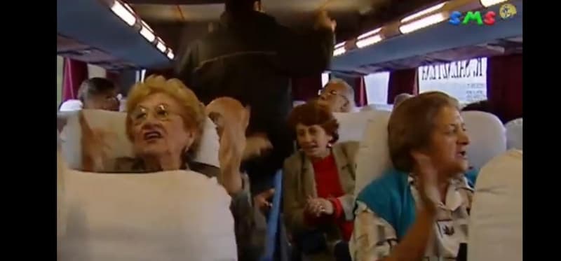 Señora Sorprendida En El Micro — meme de Reaccion Espanol