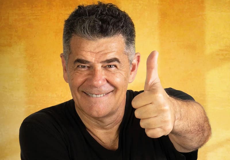 Claudio Chiqui Tapia Thumbs Up — Reaction meme