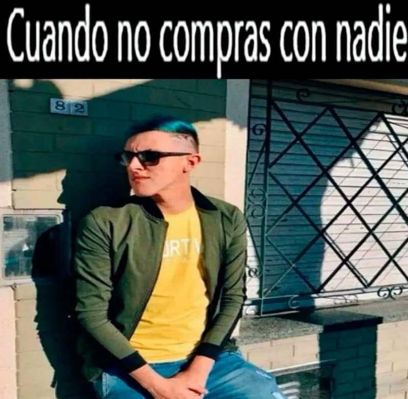 No te reconoce nadie Rozalo Ypenal. Club microbio. — meme de Reaction