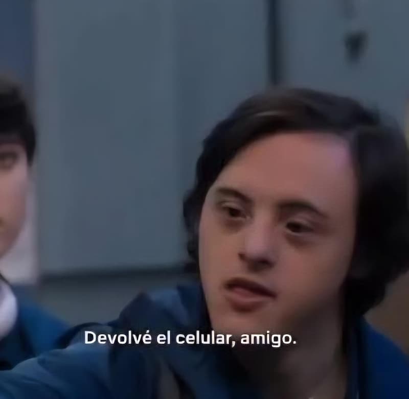 Devolvé El Celular Amigo — meme de Reaction