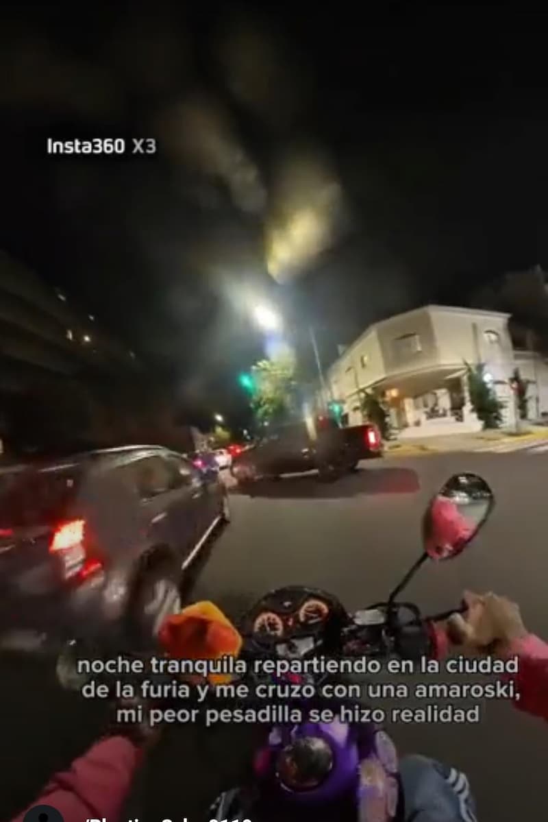 Una Amarok, ¿Qué Podría Pasar? — meme de Relatable Motorcycle